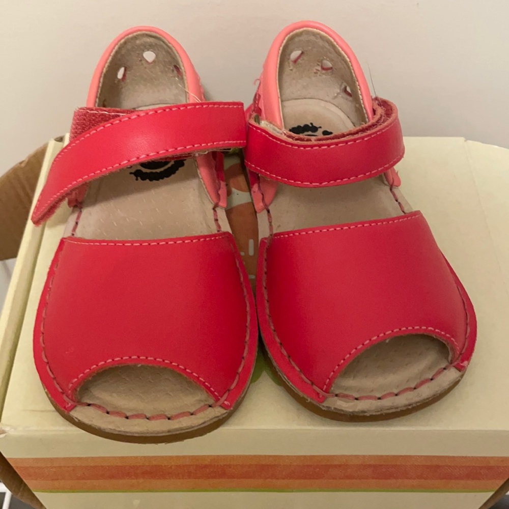 NWT Livie & Luca size 6